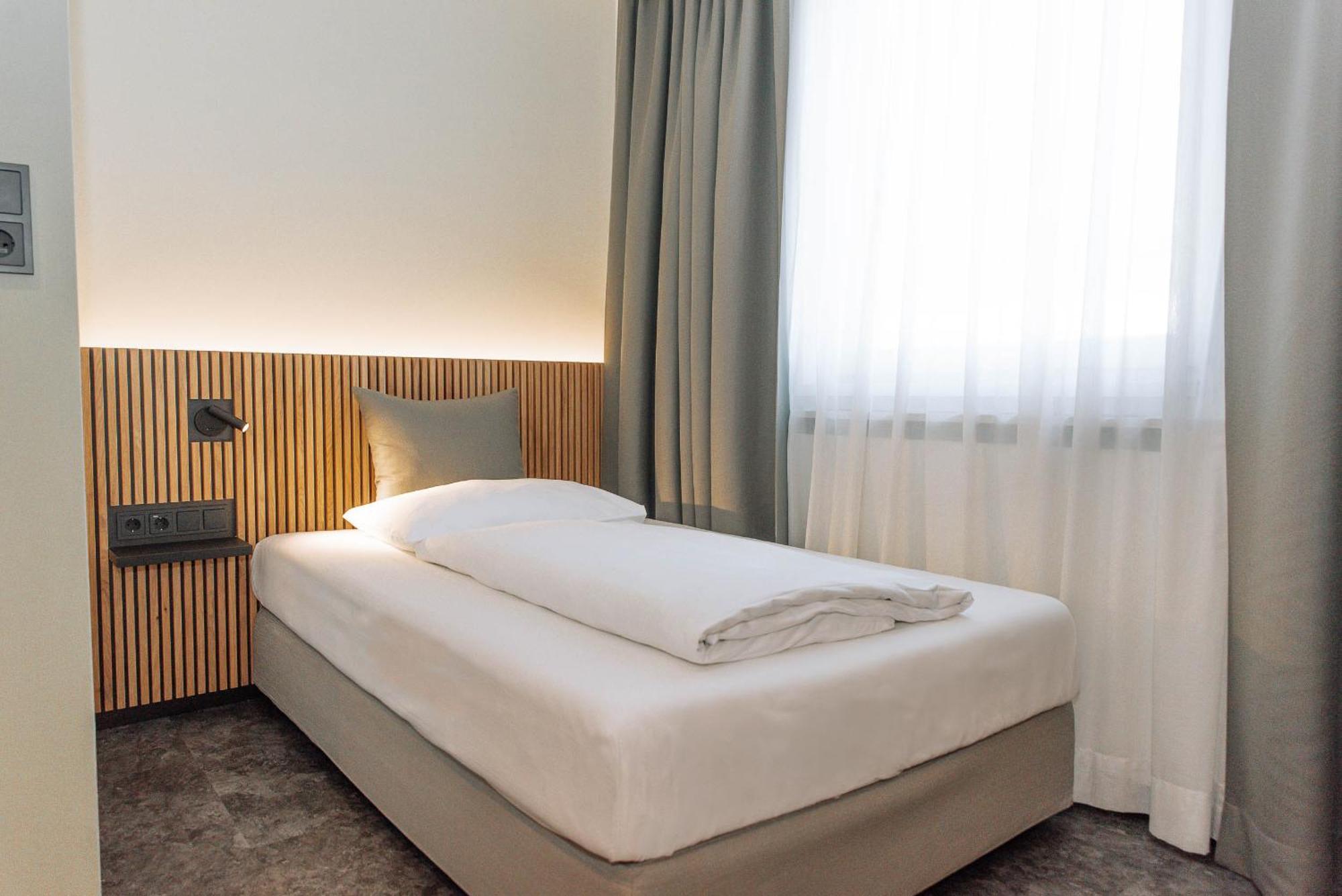 Heinhotel Vienna Airport Schwechat Exterior photo