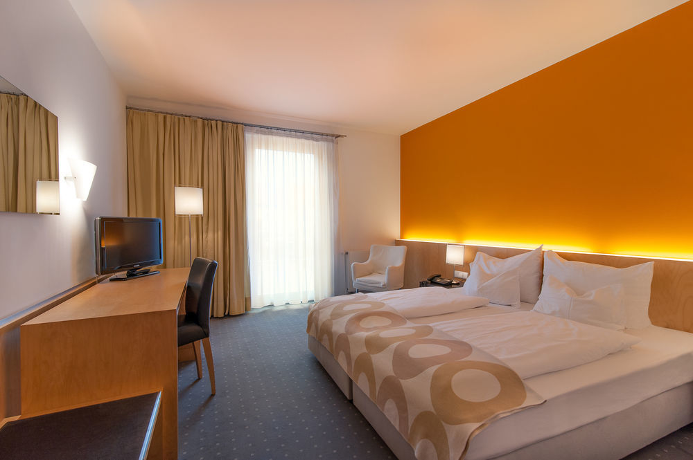 Heinhotel Vienna Airport Schwechat Exterior photo